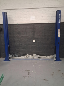 Elevador de Autos de 2 Postes en Oferta, Elevador Hidráulico de 4000 kg para Taller de Reparación de Automóviles |   Elevador hidráulico de dos postes para autos de cuatro cilindros en venta - Product Image 2