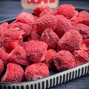 Fraises lyophilisées de qualité supérieure 2026 – Snack aux fruits pour l'énergie et l'équilibre du poids – Ingrédients sûrs – Prêt à expédier - Product Image 5