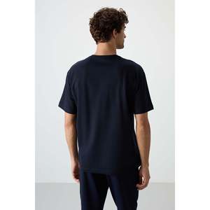 เสื้อยืดผู้ชายพิมพ์ลายทรงโอเวอร์ไซส์ผ้าฝ้ายเนื้อหนาสีกรมท่า - 88366 - สีกรมท่า - Product Image 5