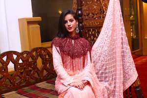 Cape élégante perlée robes de soirée Club Accent luxueux pour des tenues formelles élégantes Polyester TAABI EXPORT - Product Image 4