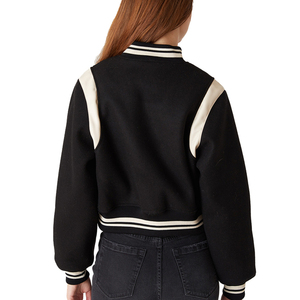 Vestes universitaires personnalisées pour femmes Fabricant OEM Vente en gros Collège Vestes de baseball pour femmes Vêtements d'hiver personnalisés - Product Image 5