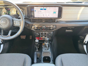 Jeep Wrangler 4xe Sahara 2024 Usado - Excelente Estado, Volante a la Izquierda, Asientos de Cuero, Cámara Trasera, Emisión Euro IV, Faros de Xenón - Product Image 5