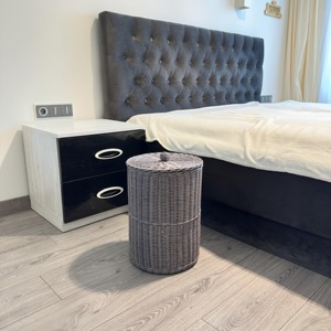 Cesta Alta de Mimbre Gris con Tapa para Organizar Almohadas y Mantas, Cestas de Almacenamiento Hechas a Mano, Ratán Natural, Modernas y Multifuncionales - Product Image 6