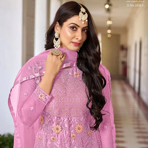 Chic Winter Glam Semicosido Satin Bottom Butterfly Net Shalwar Kameez Ropa de estilo indio para ocasiones especiales - Product Image 1