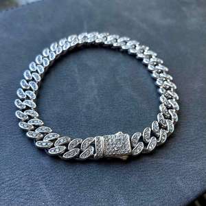 Estilo Premium VVS Moissanite Diamond Chapado en oro 925 Silver Iced Out Hip Hop Pulsera cubana para moda masculina a precio mayorista - Product Image 1