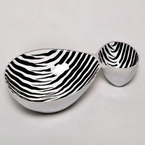 Plateaux décoratifs en métal pour fruits secs Design de feuilles en aluminium Décoration de feuilles de designer classique Table Ware Dessert et Date Bowl - Product Image 3