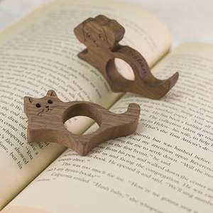 Ouvre-livre en bois massif poli naturel, outil de maintien des pages durable et confortable pour les lecteurs et les étudiants - Product Image 5