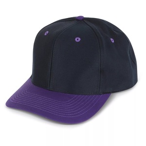 Casquettes de baseball personnalisées de luxe, haute qualité, 5 panneaux, logo brodé sur le panneau avant, motif rouge à carreaux, tissu Oxford - Product Image 1