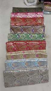 Tissus de soie brocart tissés à la main fabriqués sur mesure en trois couleurs, idéaux pour les créateurs de vêtements et les magasins de tissus - Product Image 2