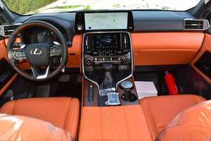 LEXUS LX600 VIP GRANDEUR V6 3.5L, 4 asientos de gasolina, automático, modelo 2022 - Product Image 4