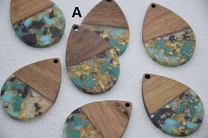 Pendientes Modernos de Resina de Madera con Forma de Lágrima |   Pendientes Minimalistas Ligeros - Product Image 5