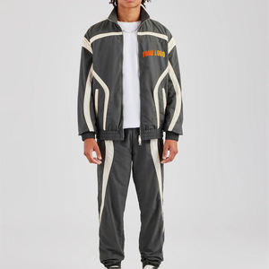 Conjunto de Chaqueta Cortavientos y Pantalones Jogger de Algodón Estampado para Hombre, Hecho a Medida, con Cierre y Diseño de Parches, de Alta Calidad - Product Image 3