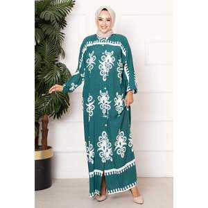 Vestido Hijab de viscosa con botones Esmeralda para niños y niñas Material de tela - Product Image 3