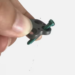 Placa de bloqueo TPLO de titanio puro de alta calidad, instrumento ortopédico veterinario comprimido en ambos sentidos, placa ósea veterinaria duradera - Product Image 2