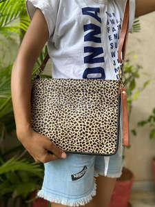 กระเป๋าถือหนังแท้พิมพ์ลายสัตว์หนังวัวแท้มีสไตล์ใหม่กระเป๋าถือหนังคาวไฮด์อเนกประสงค์ใส่ข้อมือได้มากหนังวัว100% คุณภาพสูง - Product Image 2