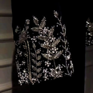 Taille XXL Abayas Ethniques Modestes Brodées à la Main en Rayonne pour Femmes Kimono à Capuche Bouton Design Vêtements Musulmans Traditionnels - Product Image 1