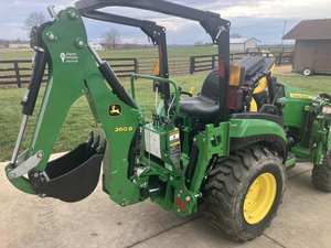 Tractor de Ruedas John Deere 2025r Usado de 2023 con Motor Mitsubishi, Caja de Cambios y Rodamientos - 45HP, 2 Años de Garantía - Product Image 4