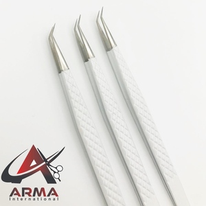 Pince à épiler professionnelle en acier inoxydable blanc mat, écologique et durable, à isolation à 45 degrés, testée à la main, pointe affûtée - Product Image 2