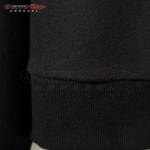 Sweat à manches longues pour hommes avec strass avec imprimés audacieux et finition brillante Sweat-shirt urbain pour hommes avec graphique en strass - Product Image 4