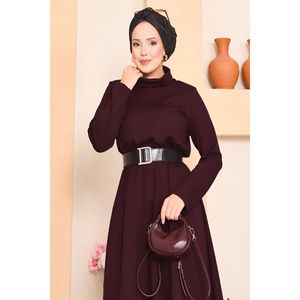 Vestido Hijab Borgoña con Cuello Alto y Cintura Fruncida Lavable - Product Image 2
