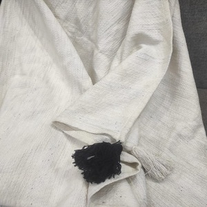 Collection de couvertures et de jetés confortables tissées en jacquard de luxe faciles à plier pour la chaleur et le style de la maison - Product Image 4