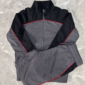 Survêtement pour homme en nylon imperméable léger avec logo personnalisé, coupe-vent, ensemble de survêtement en nylon pour l'extérieur - Product Image 1