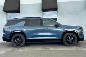 Chevrolet Traverse RS AWD 2023 Usado, Limpio, Volante a la Izquierda, Asientos de Cuero, Cámara Trasera - Product Image 2