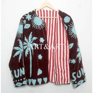 Veste matelassée en velours brodée Suzani multicolore faite à la main pour femmes, design floral respirant, coton écologique à séchage rapide - Product Image 6