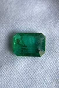 Esmeralda africana natural de corte octogonal. Esmeralda verde suelta. - Product Image 3