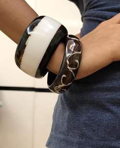 Conjunto de Pulseras de Resina Tejida a Mano, Impermeables, de Lujo, para Bodas, para Mujeres/Niñas, con Tamaño y Color Personalizables - Product Image 4