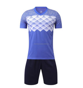 Maillot de football imprimé numériquement ultra-respirant entièrement personnalisable avec le logo et le nom de votre club. - Product Image 6