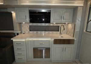 Último Modelo 2025 F-l-e-e-t-w-o-o-d Pa-l-i-s-a-d-e 4-5-D-S Euro 6, Emisión Euro 6, 4-6 Pasajeros, Vehículo Listo para Acampar - Product Image 4