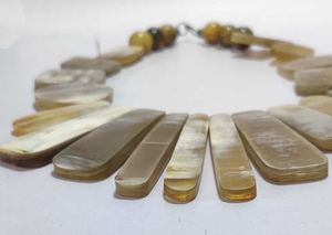 Collar de cuerno de búfalo natural hecho a mano con cordón ajustable, regalo elegante único para mujeres y niñas para bodas y fiestas - Product Image 4