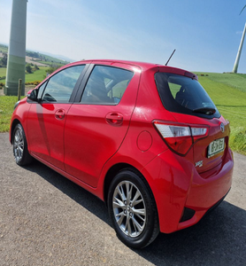 Toyotas Yarisss Volante a la derecha Volante a la izquierda En stock Excelente estado Compre ahora Fresco y limpio Sin historial de accidentes - Product Image 4