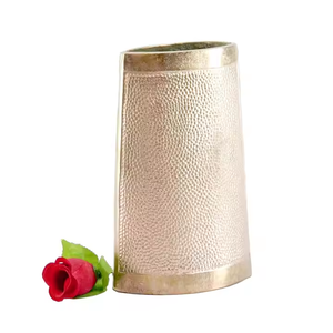 Vase à fleurs en métal plaqué argent au design moderne Table à manger élégante Centre de table économique Cadeau de Noël le plus précieux - Product Image 3