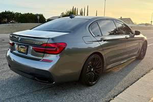 BMW 750i 2018 d'occasion, V8 biturbo, très bien équipée, provenant de Californie - Product Image 2