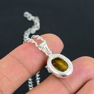 Collier pendentif tendance et élégant en œil de tigre naturel, en argent sterling 925, ovale 8x10mm, fait main, bijou délicat et minimaliste, cadeau - Product Image 4