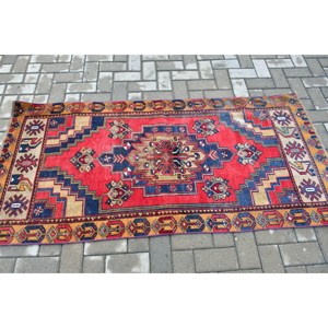 Tapis turc d'appoint 2,9 x 6,1 pieds, tapis marocain vintage rouge - Product Image 3