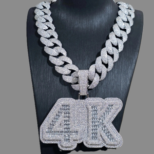 Colgante Personalizado Estilo Hip Hop con Incrustaciones de Moissanita, Colgante con Letra de Plata 925 con Diamantes de Moissanita VVS - Product Image 4