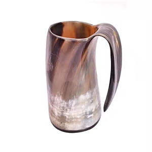 Tasses à bière en corne à boire Viking naturelle finie à la main Véritable tasse à corne à boire Viking Tasse à bière par l'artisanat en croissant - Product Image 2
