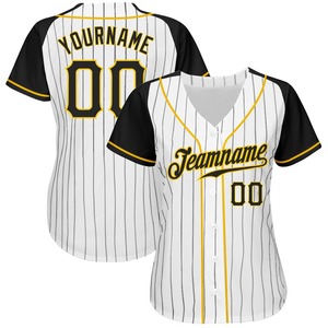 Camiseta de béisbol con mangas raglán auténtica blanca personalizada con rayas negras y ropa deportiva con estampado de oro y negro - Product Image 2