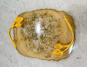 Plateau décoratif en résine avec poignées en or Plateau en résine véritable Bijoux faits à la main Plateau à parfum fourre-tout pour comptoir de coiffeuse - Product Image 5