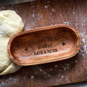 Cadeau personnalisé de décoration d'amour léger avec nom gravé pour cadeau d'anniversaire de mariage bol en bois - Product Image 3