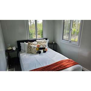 Duo Mod-20' Tiny Home Rustique 385 SF avec 2 Chambres, Salle de Bain Complète, Cuisine, Salle à Manger et Salon pour Cabane de Chasse ou Utilisation comme Salle de Bain - Product Image 3