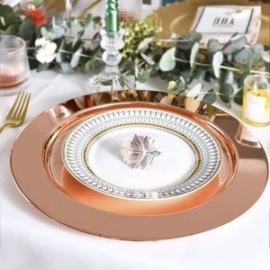Assiettes de chargeur métalliques au nouveau look avec des finitions haut de gamme élégantes parfaites pour les repas contemporains et les réceptions élégantes - Product Image 6