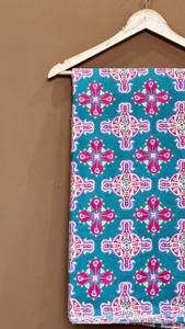 Tela de Algodón Estampada a Mano: Estampado Indio Verde Azulado y Magenta, por Yarda - Product Image 3