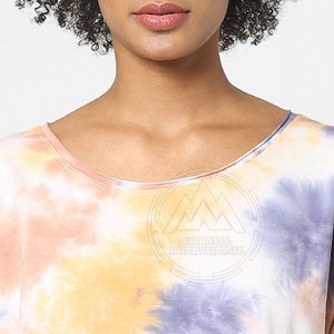 Camiseta de mujer de gran tamaño hecha a medida de alto fabricante coreano Estilo de calle de moda con patrón sólido y logotipo frontal - Product Image 6