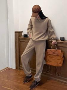 Ensemble de survêtement décontracté pour femmes avec pantalon, style streetwear, pour le fitness, l'entraînement et le port quotidien moderne - Product Image 6