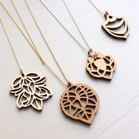 Pendentif personnalisé en bois avec logo écologique en vrac bon marché colliers découpés au laser
