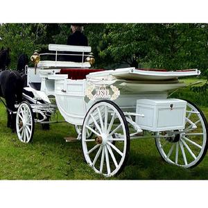 Carro de boda blanco moderno en estilo abierto Espléndido Carro de 4 ruedas dibujado por caballos Inglés Touring Carro de caballos blancos Reino Unido - Product Image 1